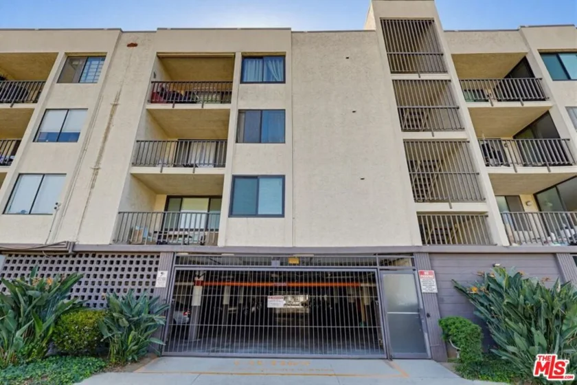 1140 E Ocean Boulevard #220 photo 49
