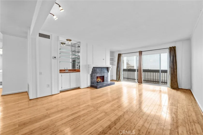 5334 Lindley Avenue #219 photo 14