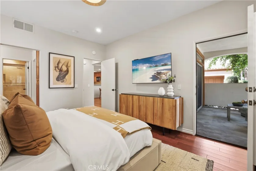 366 Villa Point photo 34