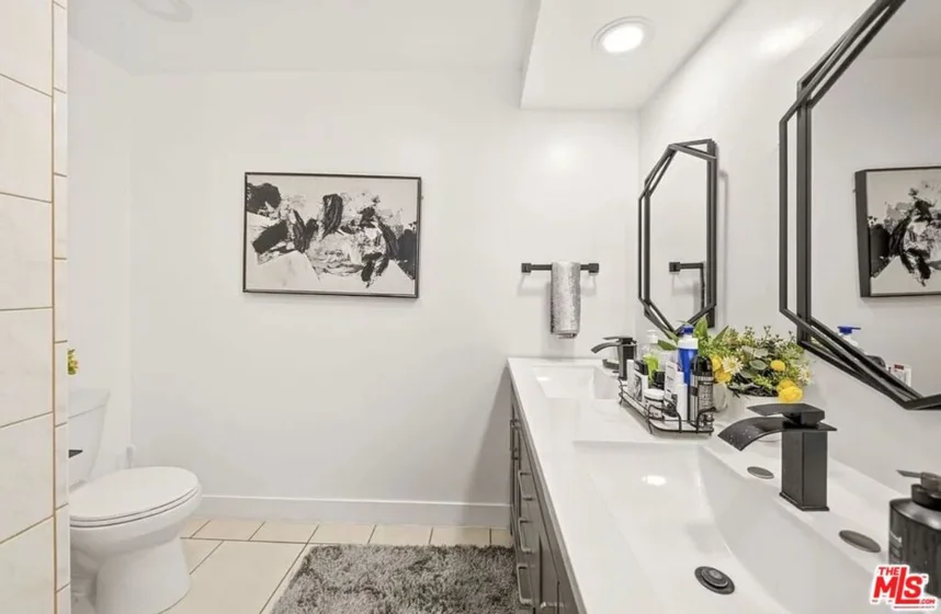 5305 White Oak Avenue #F photo 32