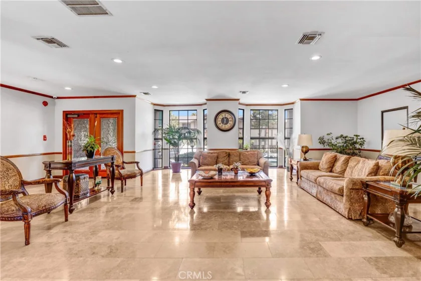 17914 Magnolia Boulevard #210 photo 2