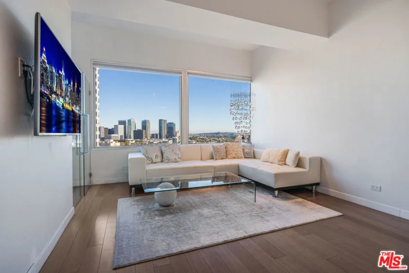 10501 Wilshire Boulevard #1904 photo 3