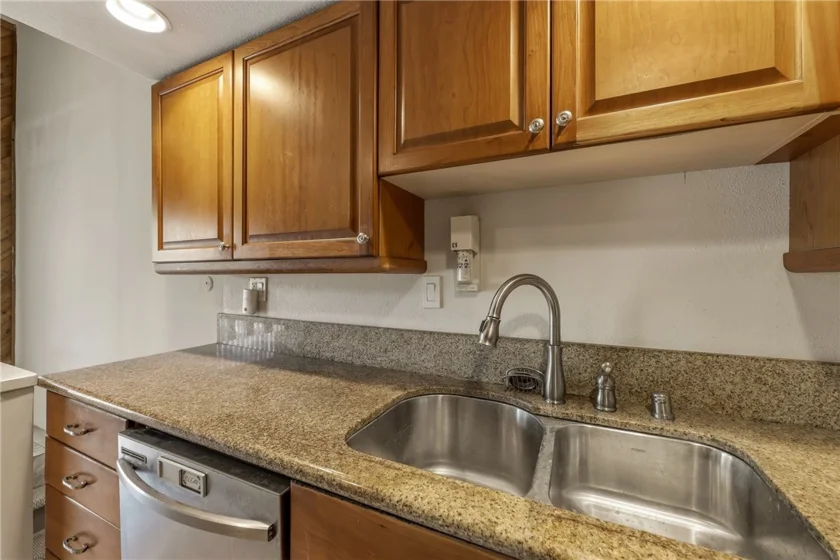 23821 Hillhurst #38 photo 23
