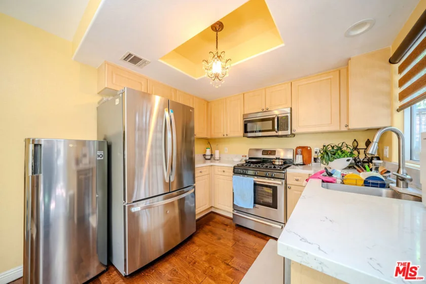 456 Shatto Place #18 photo 3