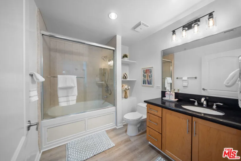 1128 S Serrano Avenue #104 photo 16