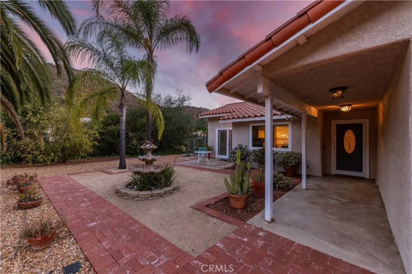 45251 La Cruz Drive photo 3