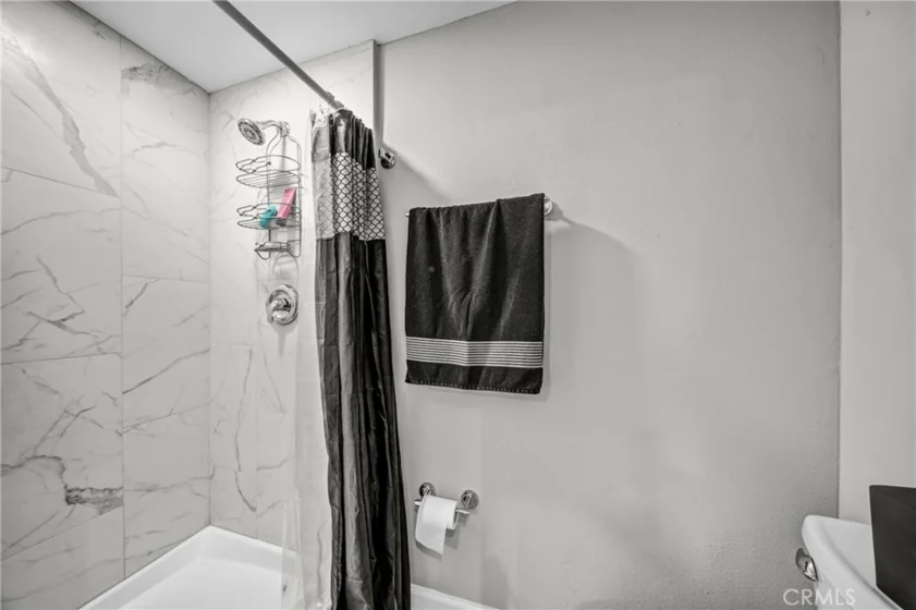 950 N Kings Road #103 photo 9