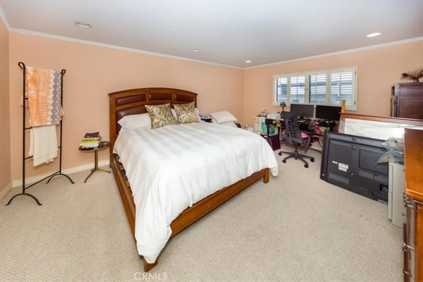 5339 Lindley Unit 207 photo 7