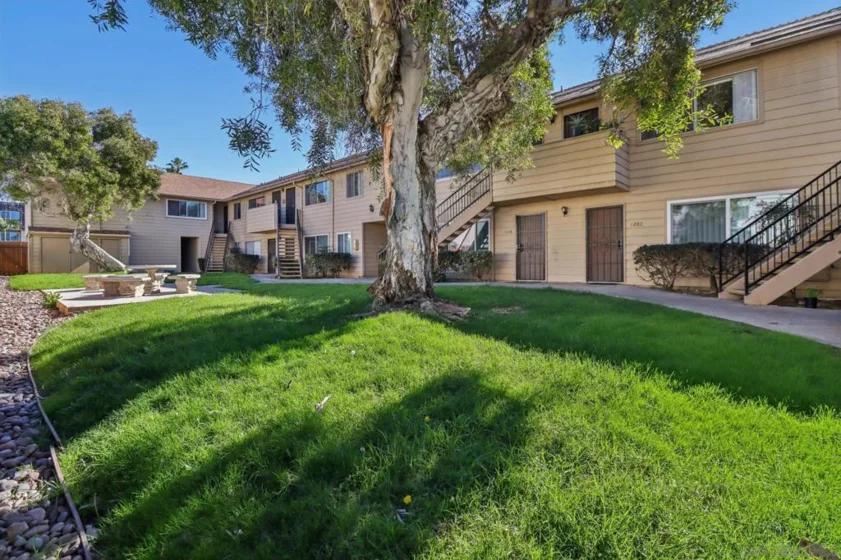 1274 Holly Avenue photo 45