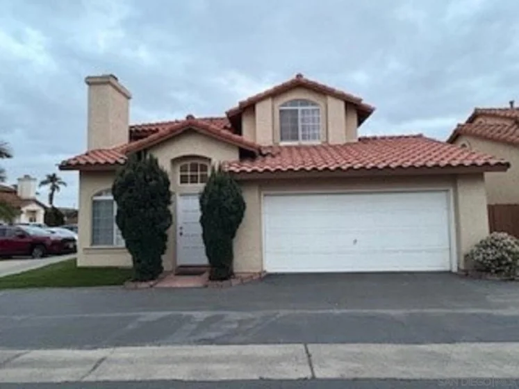 1572 Avenida Rosa photo 1