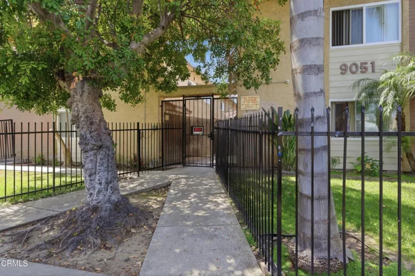 9051 Cedros Avenue #8 photo 1
