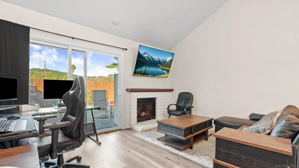 422 Devonshire Gln photo 11