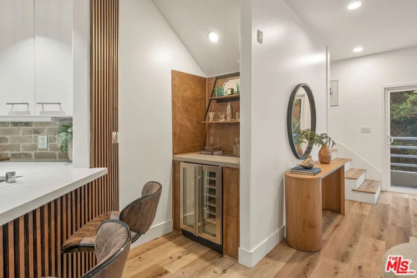 1160 Granville Avenue #104 photo 30