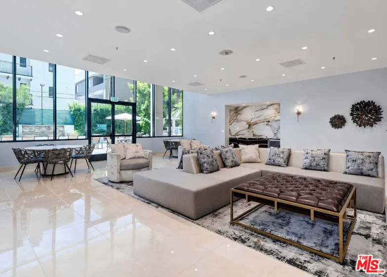 10724 Wilshire Boulevard #1607 photo 34