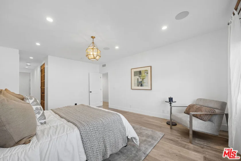 1828 Holmby Avenue #103 photo 23