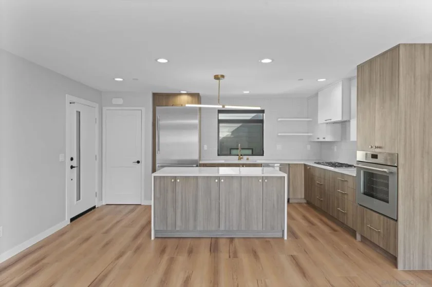 809 Seacoast photo 19