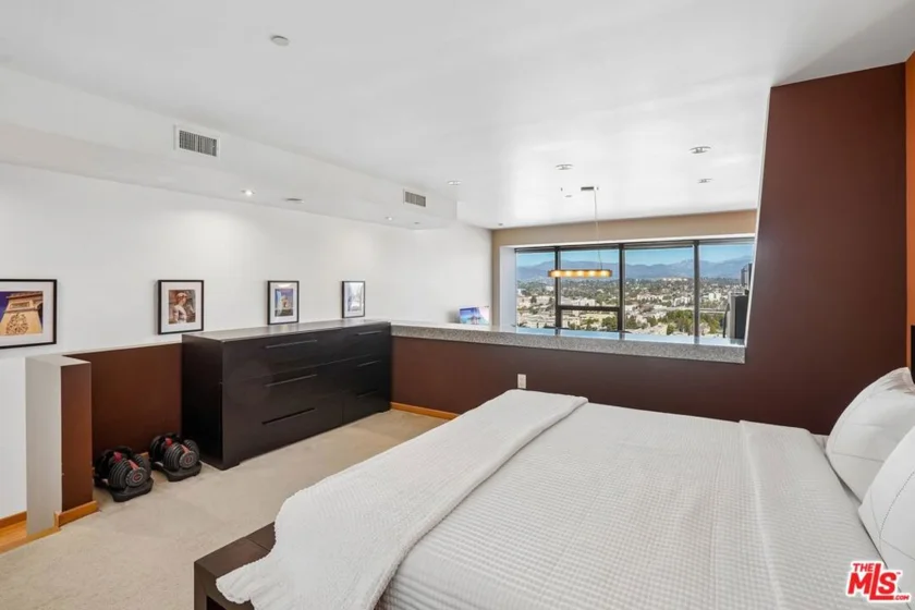 1100 Wilshire Boulevard #2105 photo 17