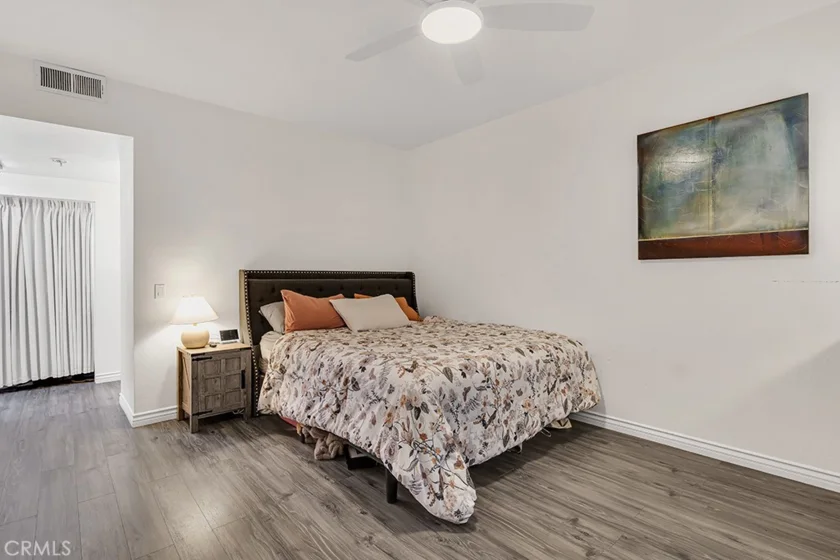 17914 Magnolia Boulevard #121 photo 16