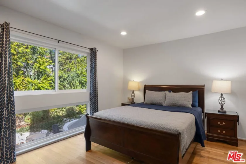 15325 Magnolia Boulevard #108 photo 36