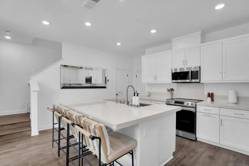 808 Mateo Street ##2 photo 6