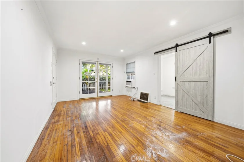 911 21st Street #B photo 8
