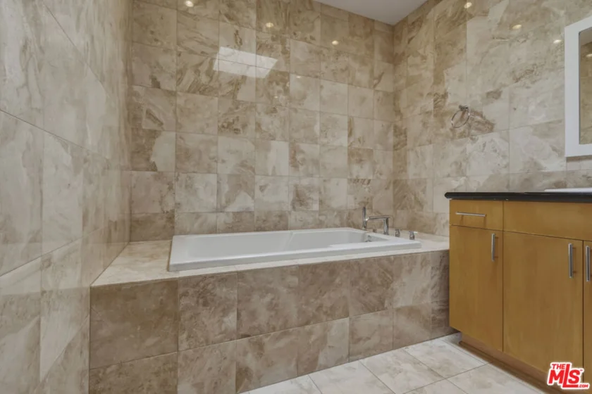 4443 Ventura Canyon Avenue #304 photo 51