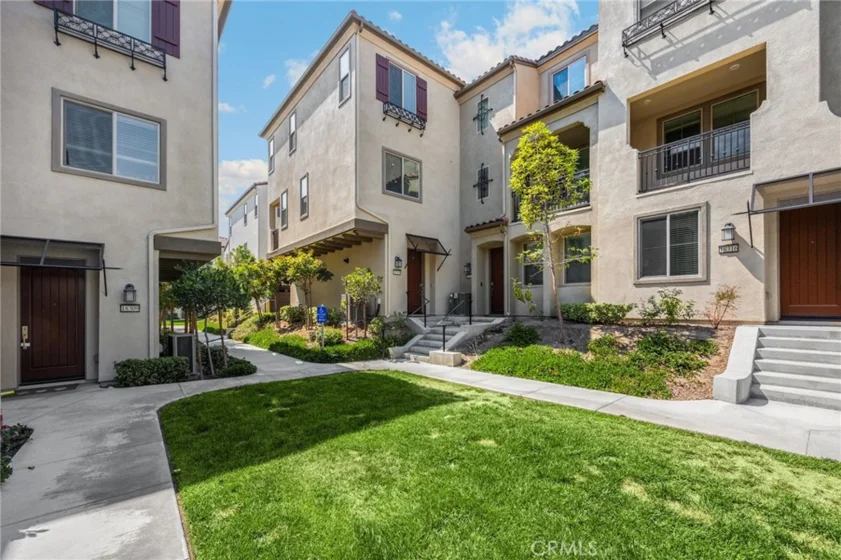 18310 Iris Lane photo 1