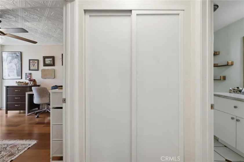 525 S Ardmore Avenue #320 photo 13