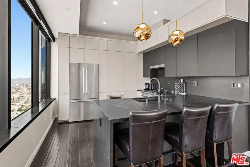 1100 Wilshire Boulevard #3208 photo 4