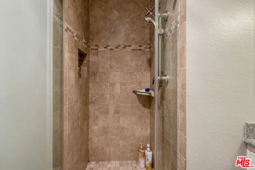 154 N Meridith Avenue #7 photo 13