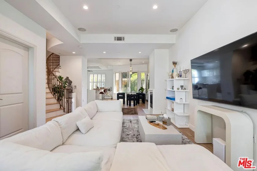 841 Westmount Drive #116 photo 5