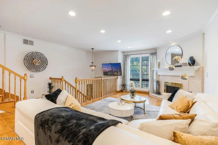 18102 Burbank Boulevard #29 photo 1