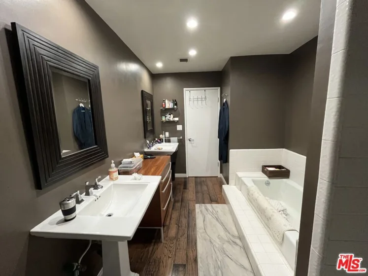 2175 S Beverly Glen Boulevard #201 photo 3