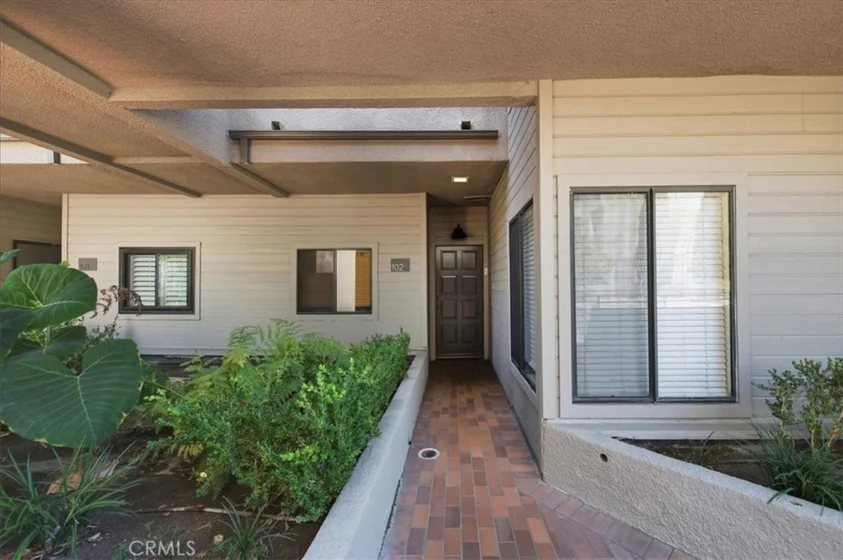 1310 E Orange Grove #102 photo 4