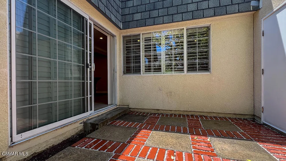 6501 Vanalden Avenue #6 photo 33