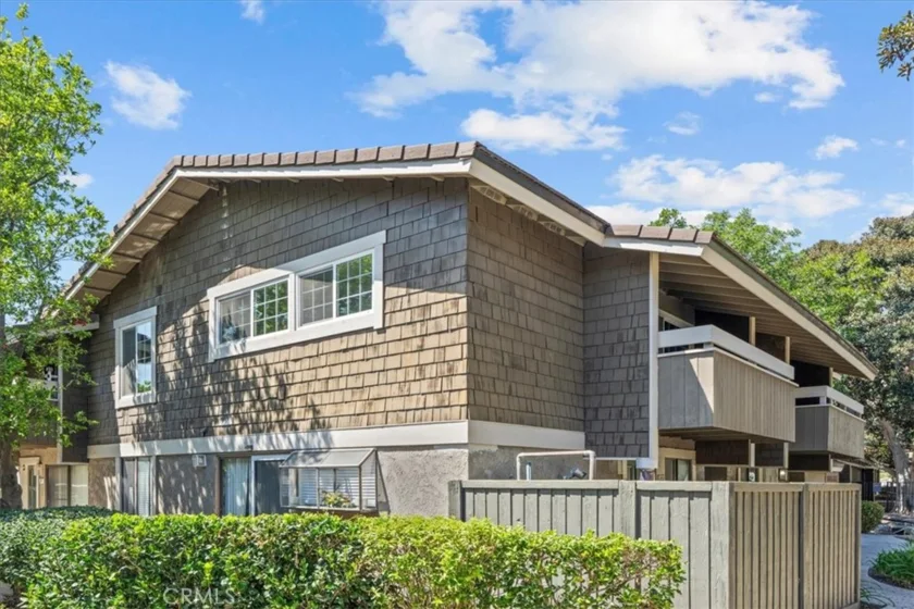 208 Springview photo 43