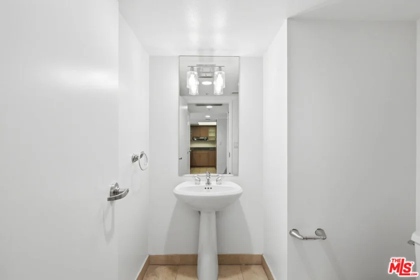 13700 Marina Pointe Drive #630 photo 14