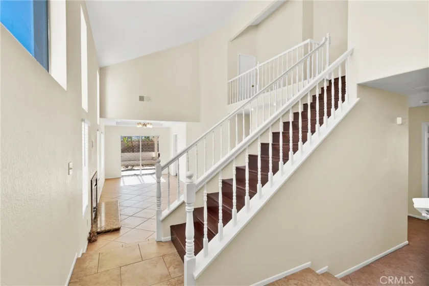 39909 Via Castana photo 15
