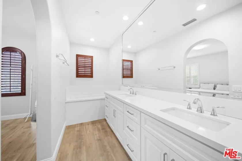 10 Aryshire Lane photo 25