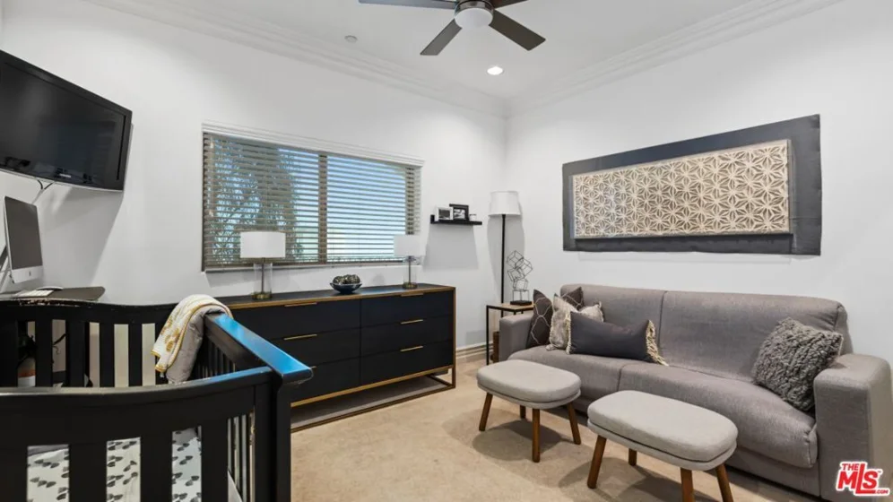 11582 Moorpark Street #104 photo 19