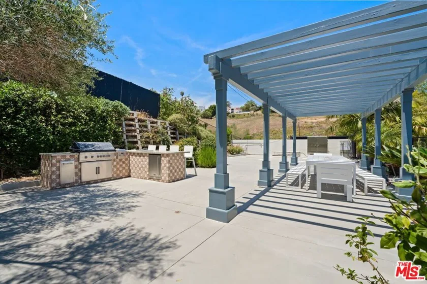6435 Zumirez Drive #21 photo 51