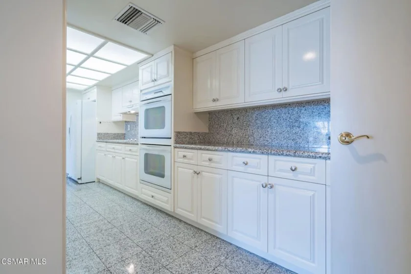 10660 Wilshire Boulevard #410 photo 36