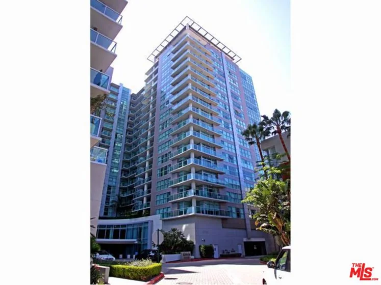13700 Marina Pointe Drive #722 photo 52