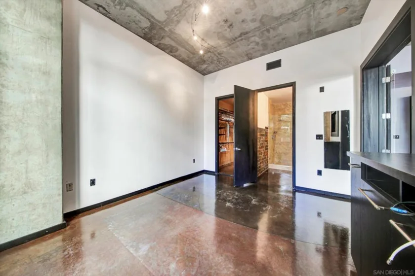 1050 Island #211 photo 27