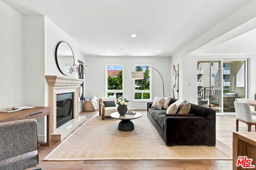 325 Arnaz Drive #301 photo 2