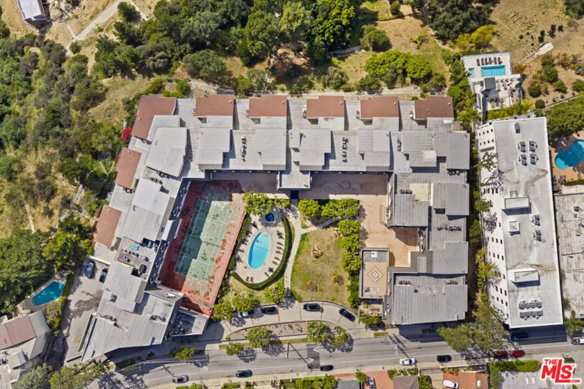 2385 Roscomare Road #F10 photo 19