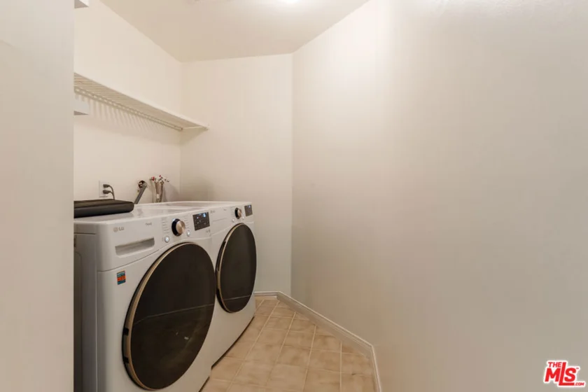 121 N Almont Drive #304 photo 26
