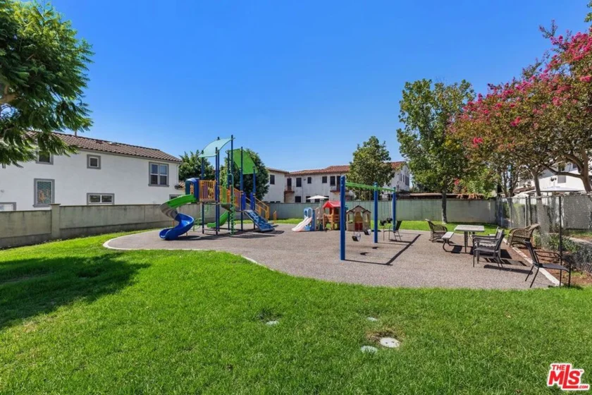 4528 Bates Drive photo 25