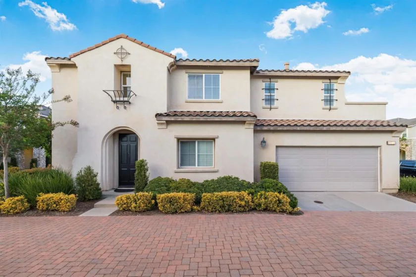 45733 Sierra Court photo
