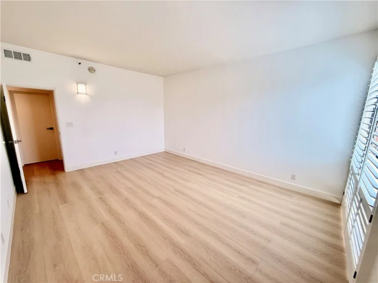 1310 E Ocean #407 photo 27